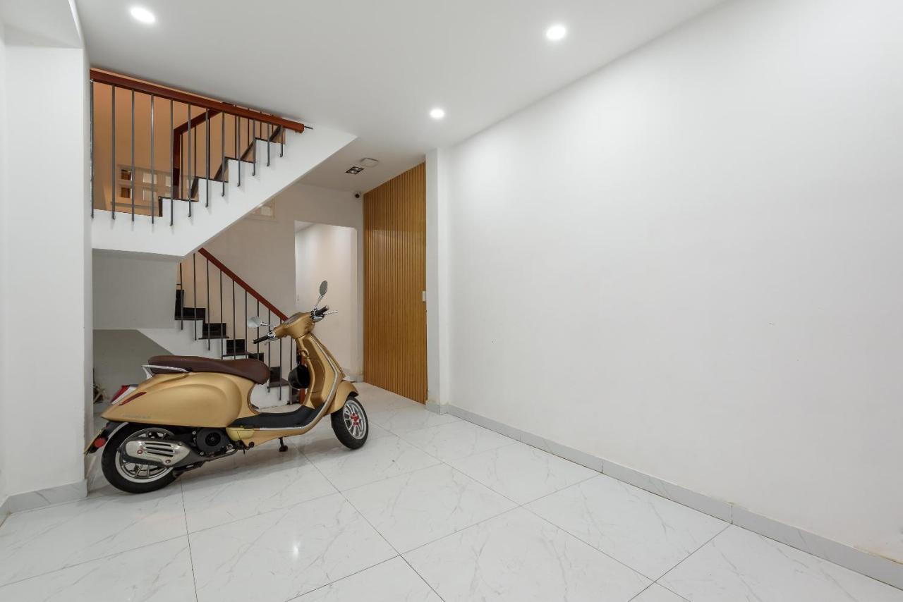 Cozrum Homes - Graceful Corner Ho Chi Minh City Exterior photo